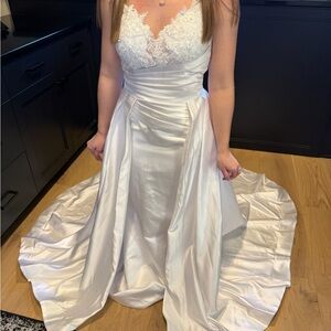 DearlyBridal Wedding Dress